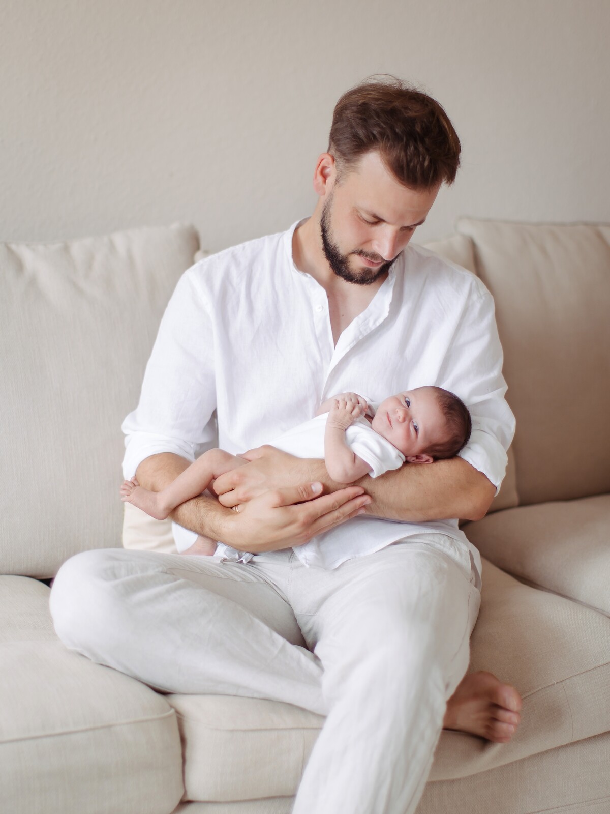 Newborn Homestory mit Hund – Bild 2