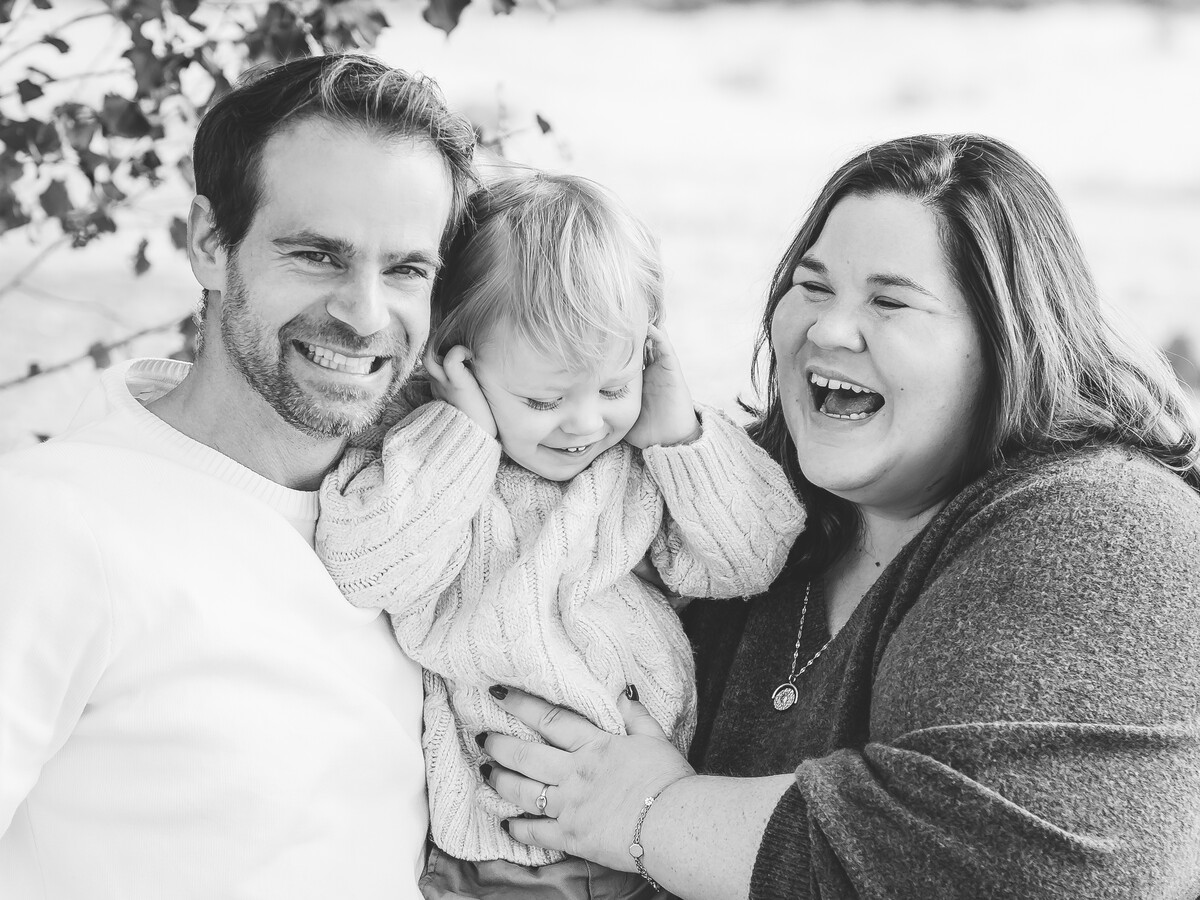 Familienfotos am Wasser – Kleine Abenteuer – Bild 1