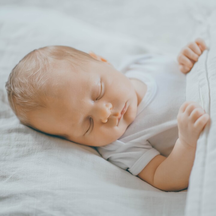 Newborn Homestory mit Geschwisterkind – Bild 2