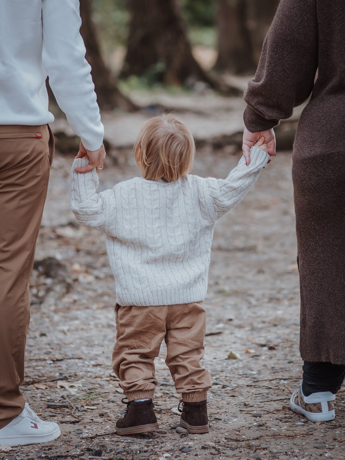 Familienfotos am Wasser – Kleine Abenteuer – Bild 1